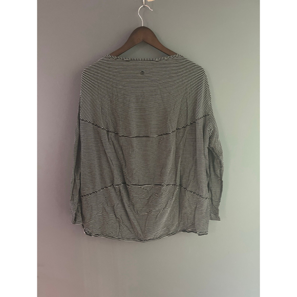 Lululemon top, Sz 10 - Picture 2 of 5